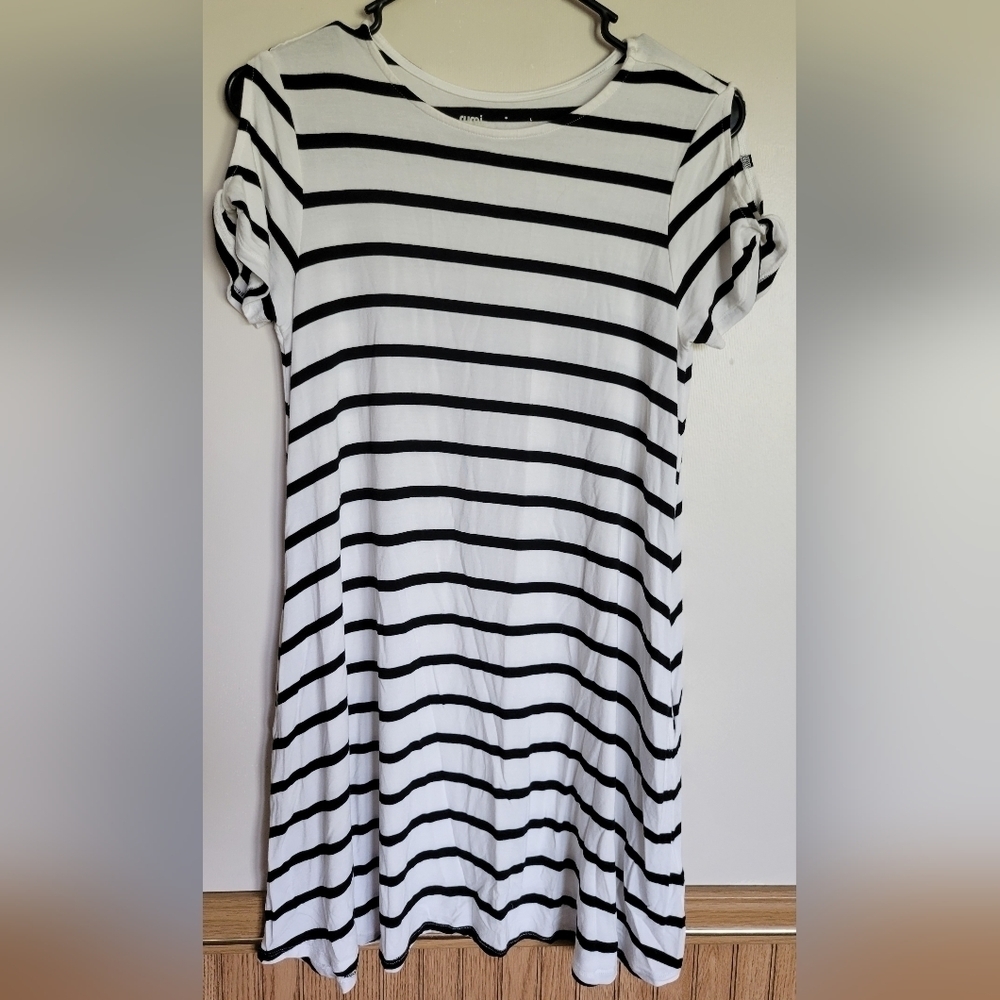 Rumi + Ryder Girls Black and White Stripe Open Sleeve Dress Size Large